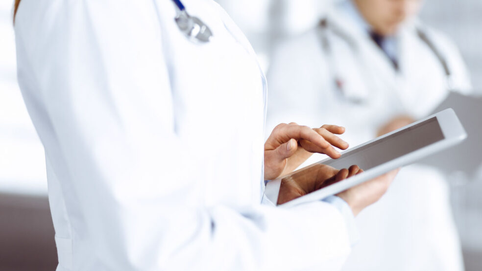 doctor-with-ipad