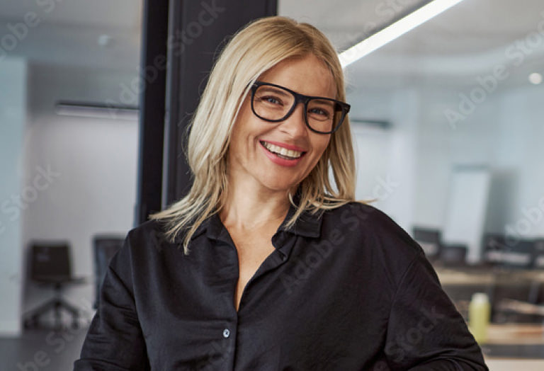 Site coordinator oversees multiple trials through a centralized analytics dashboard showing enrollment and data quality.